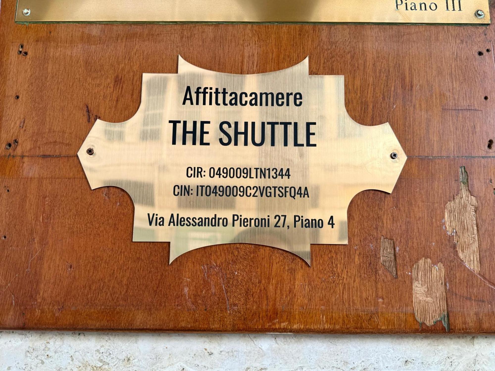 Affittacamere The Shuttle Livorno Eksteriør billede